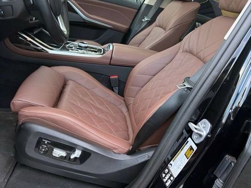 Used 2024 BMW X7 xDrive40i AWD/4WD image 5