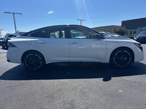 New 2026 Nissan Sentra SR FWD image 6