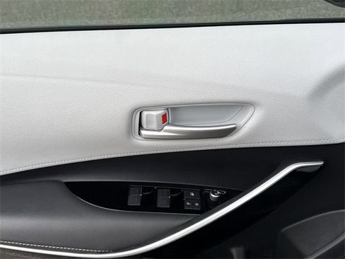Used 2021 Toyota Corolla XSE image 15