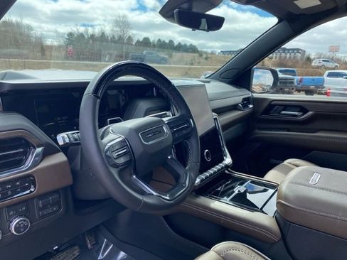 Used 2025 GMC Yukon Denali Ultimate w/ LPO, Floor Liner Package image 35