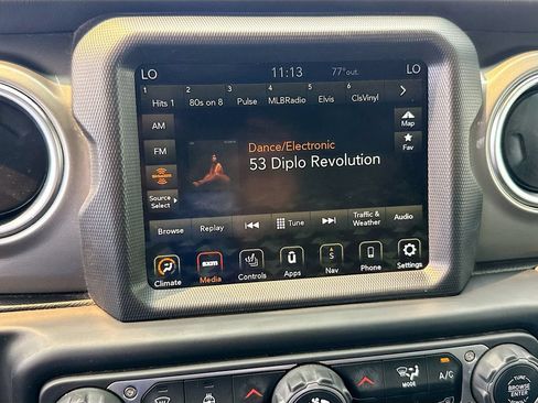 Used 2023 Jeep Wrangler Unlimited Sahara w/ Cold Weather Group AWD/4WD image 16
