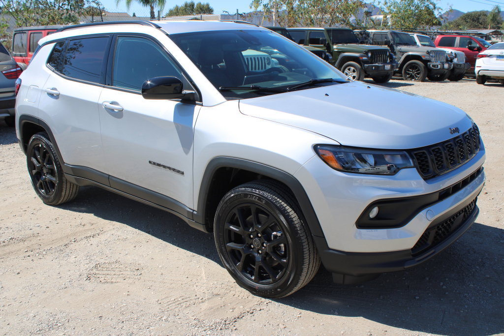 New 2026 Jeep Compass Latitude AWD/4WD image 3