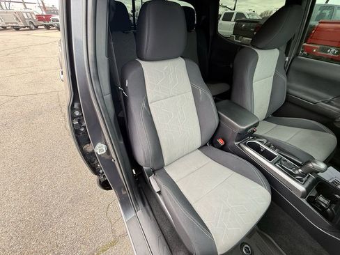 Used 2022 Toyota Tacoma TRD Off-Road image 29