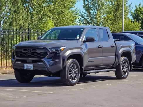 Used 2025 Toyota Tacoma TRD Off-Road AWD/4WD image 7