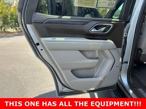 Used 2023 GMC Yukon SLT AWD/4WD image 13