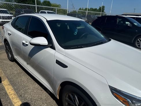 Used 2020 Kia Optima LX FWD image 24