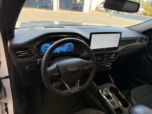 Used 2024 Ford Escape ST-Line Elite w/ Premium Technology Package AWD/4WD image 13