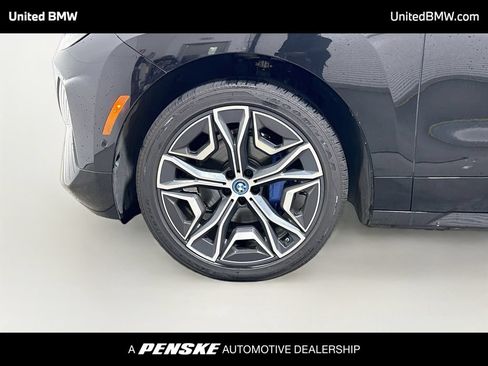 Used 2024 BMW iX xDrive50 w/ Premium Package AWD/4WD image 9