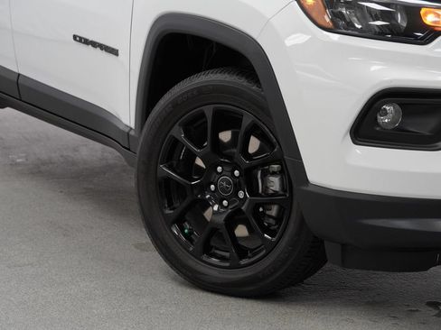 Used 2025 Jeep Compass Latitude w/ Altitude Special Edition AWD/4WD image 7