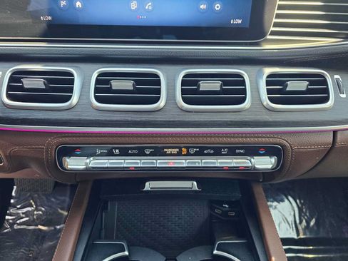 Used 2024 Mercedes-Benz GLE 350 4MATIC image 28