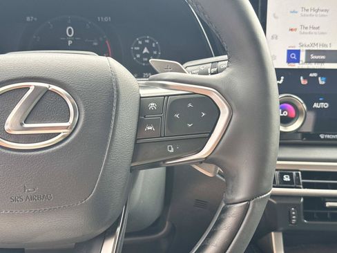 Used 2025 Lexus RX 350 AWD w/ Convenience Package image 28