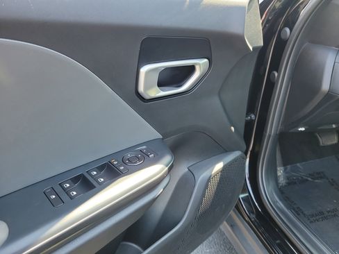 Used 2025 Kia K4 LXS FWD image 18