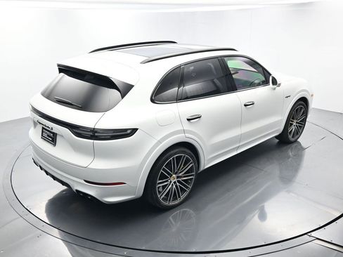 Used 2022 Porsche Cayenne Turbo S image 43