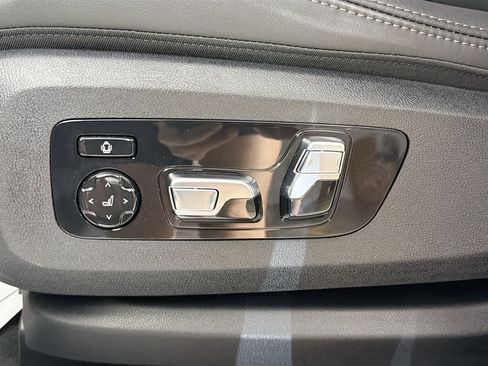 New 2026 BMW X6 xDrive40i w/ Climate Comfort Package image 18