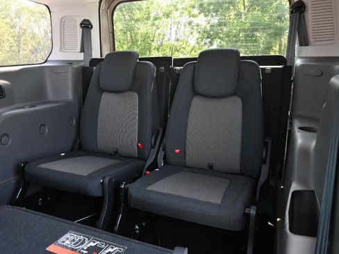 Used 2021 Ford Transit Connect XL FWD image 17