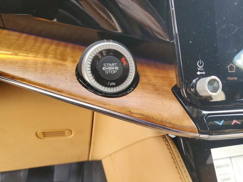 Certified 2022 Jeep Grand Wagoneer Series III w/ Rear Seat Video Group 1 AWD/4WD image 30