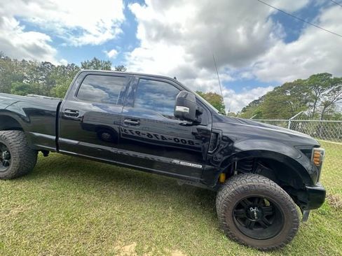 Used 2019 Ford F250 Lariat image 3