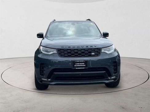 New 2025 Land Rover Discovery Dynamic SE image 8