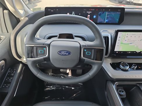 New 2025 Ford Expedition Active image 14