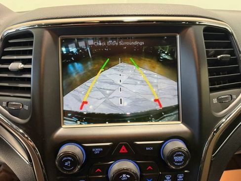 Used 2017 Jeep Grand Cherokee Limited w/ Luxury Group II RWD image 18