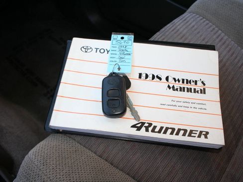 Used 1998 Toyota 4Runner SR5 AWD/4WD image 29