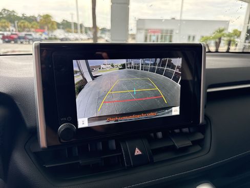 Used 2025 Toyota RAV4 XLE FWD image 24