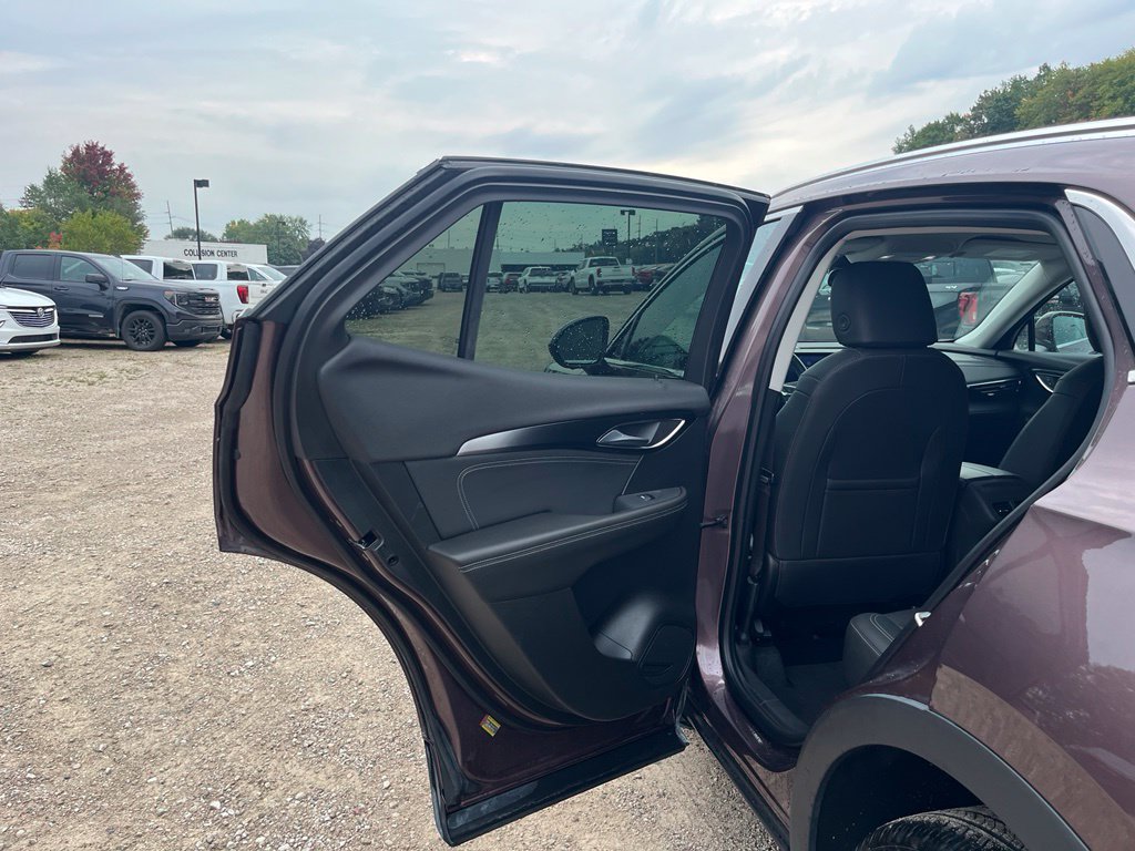 Used 2025 Buick Envision Preferred AWD/4WD image 28