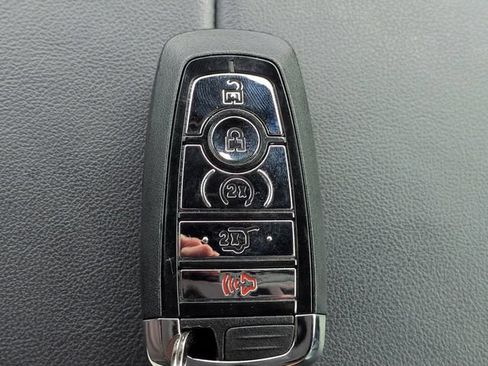 Used 2025 Lincoln Nautilus Premier w/ Jet Appearance Package AWD/4WD image 29