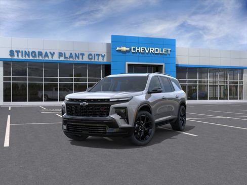 New 2026 Chevrolet Traverse RS w/ LPO, Floor Liner Package FWD image 8