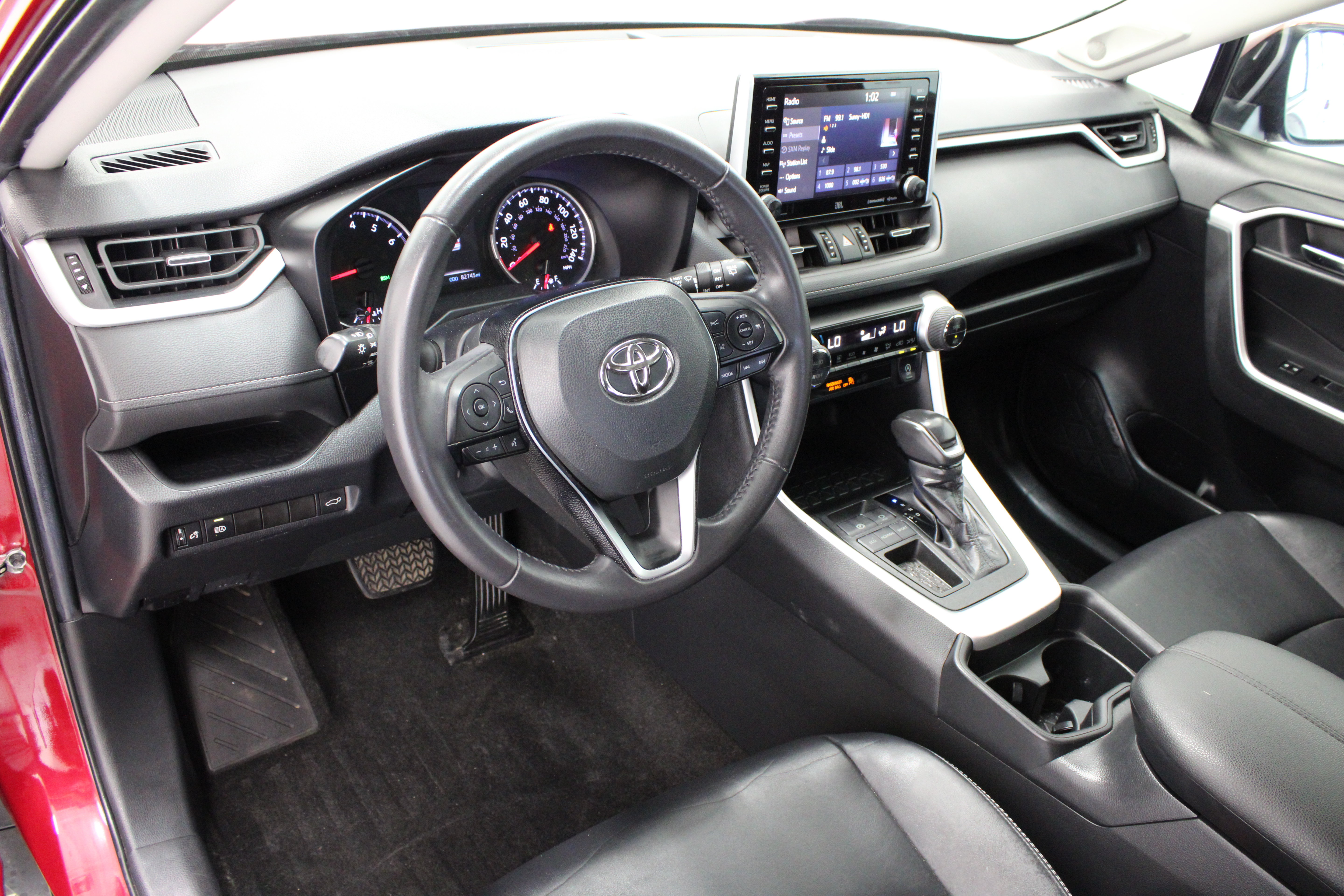 Used 2020 Toyota RAV4 XLE Premium FWD image 13