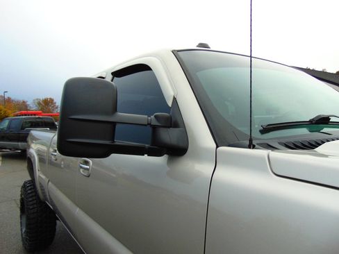 Used 2004 Chevrolet Silverado 2500 LT w/ Heavy-Duty Power Package image 63