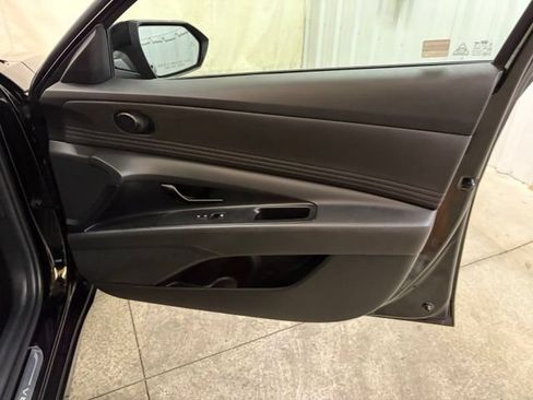 Used 2025 Hyundai Elantra Sport FWD image 23