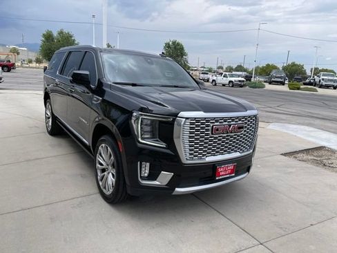 Used 2022 GMC Yukon XL Denali AWD/4WD image 6