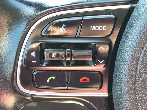 Used 2019 Kia Niro EX FWD image 16