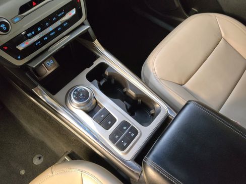 Used 2021 Ford Explorer XLT w/ Equipment Group 202A RWD image 26