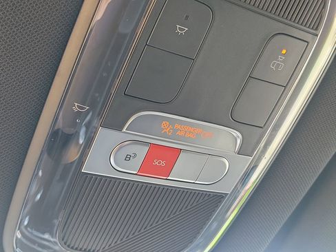 Used 2025 Hyundai Ioniq 6 SE RWD image 19