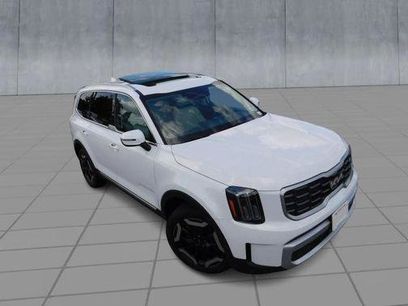 Used 2023 Kia Telluride S w/ S Sunroof Package