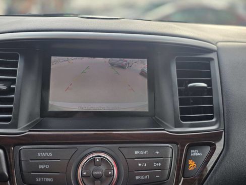 Used 2015 Nissan Pathfinder SL w/ Trailer Tow Package image 22