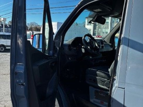 Used 2019 Mercedes-Benz Sprinter 144 image 14