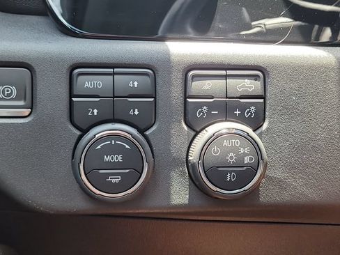 Used 2023 Chevrolet Silverado 1500 LTZ w/ LTZ Convenience Package II AWD/4WD image 30