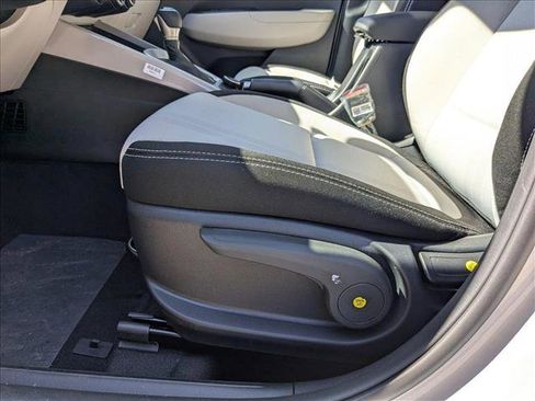 New 2025 Hyundai Venue SEL image 4