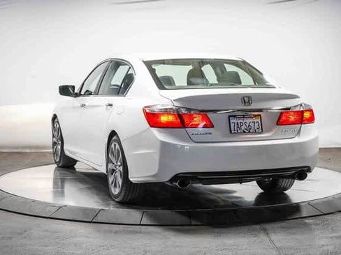 Used 2013 Honda Accord Sport image 2