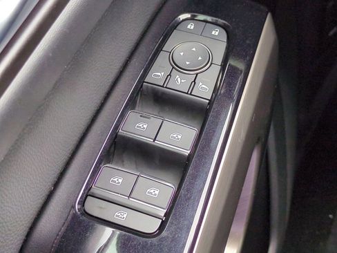 Used 2024 Nissan Pathfinder Platinum image 27