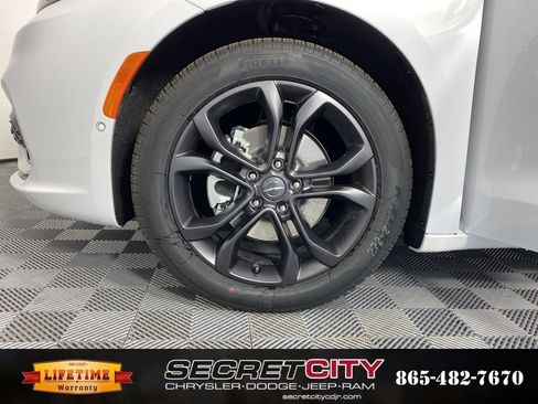 New 2026 Chrysler Pacifica Select image 9