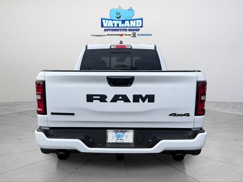 Used 2026 RAM 1500 Big Horn AWD/4WD image 4