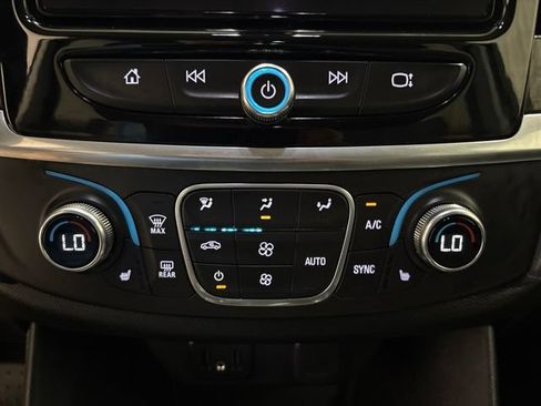 Used 2020 Chevrolet Traverse LT FWD image 21