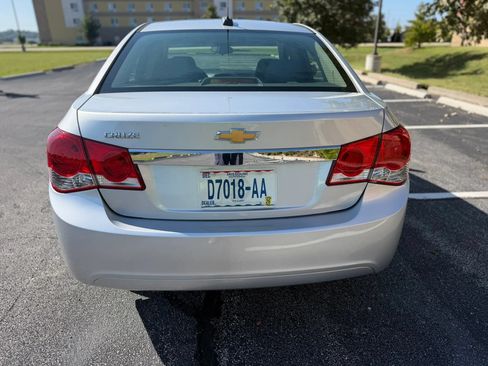 Used 2016 Chevrolet Cruze LS FWD image 4