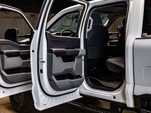 Used 2025 Ford F350 XLT w/ FX4 Off-Road Package image 29