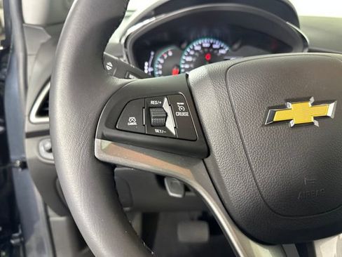 Used 2022 Chevrolet Trax LT w/ LT Convenience Package image 15