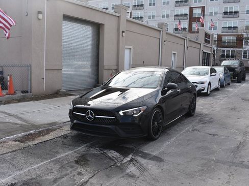 Used 2022 Mercedes-Benz CLA 250 image 2